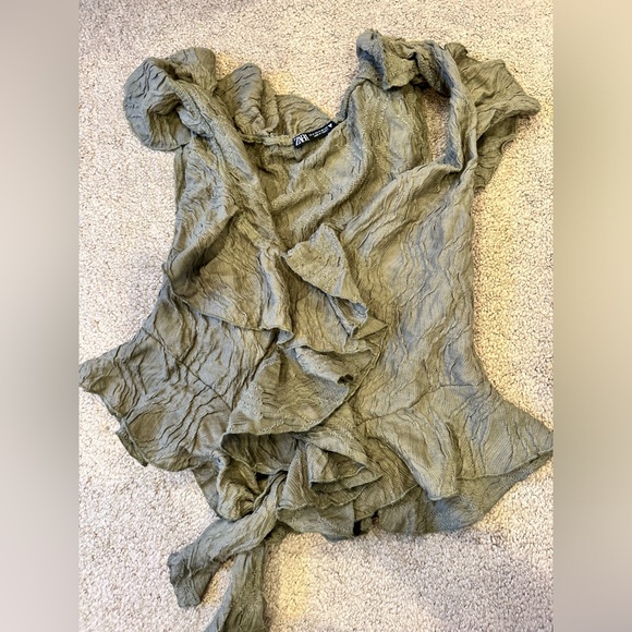 Zara ruffle tie front top - Picture 2 of 2